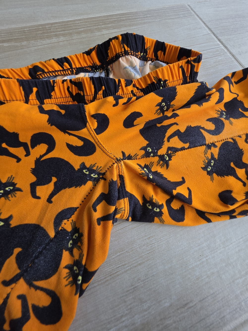 Women’s Orange And Black Cat-Print Leggings Festive Halloween Plus Size - Picture 6 of 7